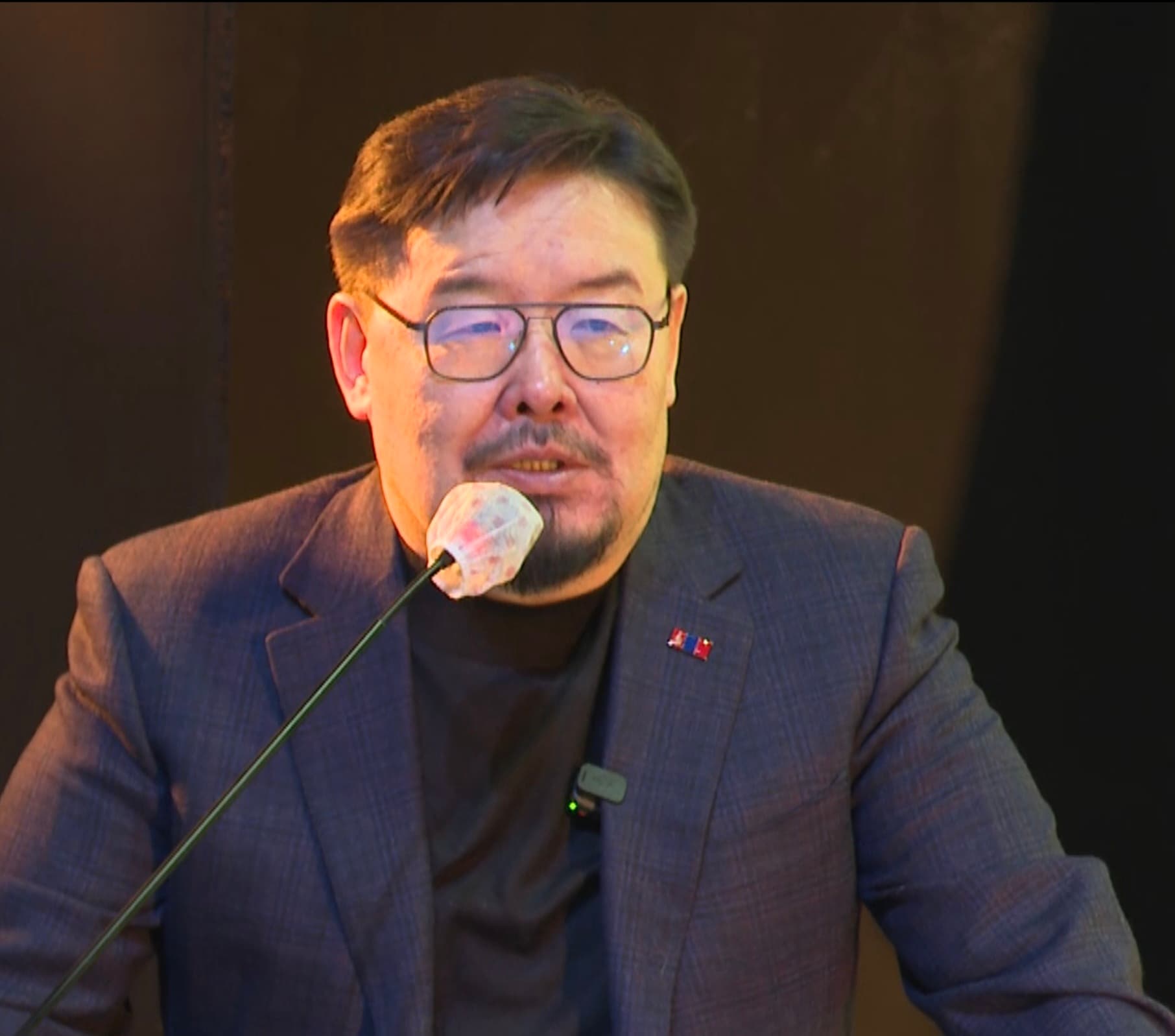  Ерөнхий сайд Гомбожавын Занданшатар "Хаана эмх цэгц дэг журам байна. Тэнд хөгжил цэцэглэлт байна . . ."