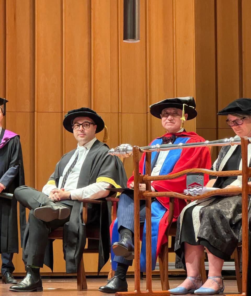 УИХ-ЫН ГИШҮҮН, ХУУЛЬ ЗҮЙН БАЙНГЫН ХОРООНЫ ДАРГА ДАМДИНЫ ЦОГТБААТАР АВСТРАЛИЙН ҮНДЭСНИЙ ИХ СУРГУУЛИЙН ХҮНДЭТ ДОКТОР БОЛЛОО 