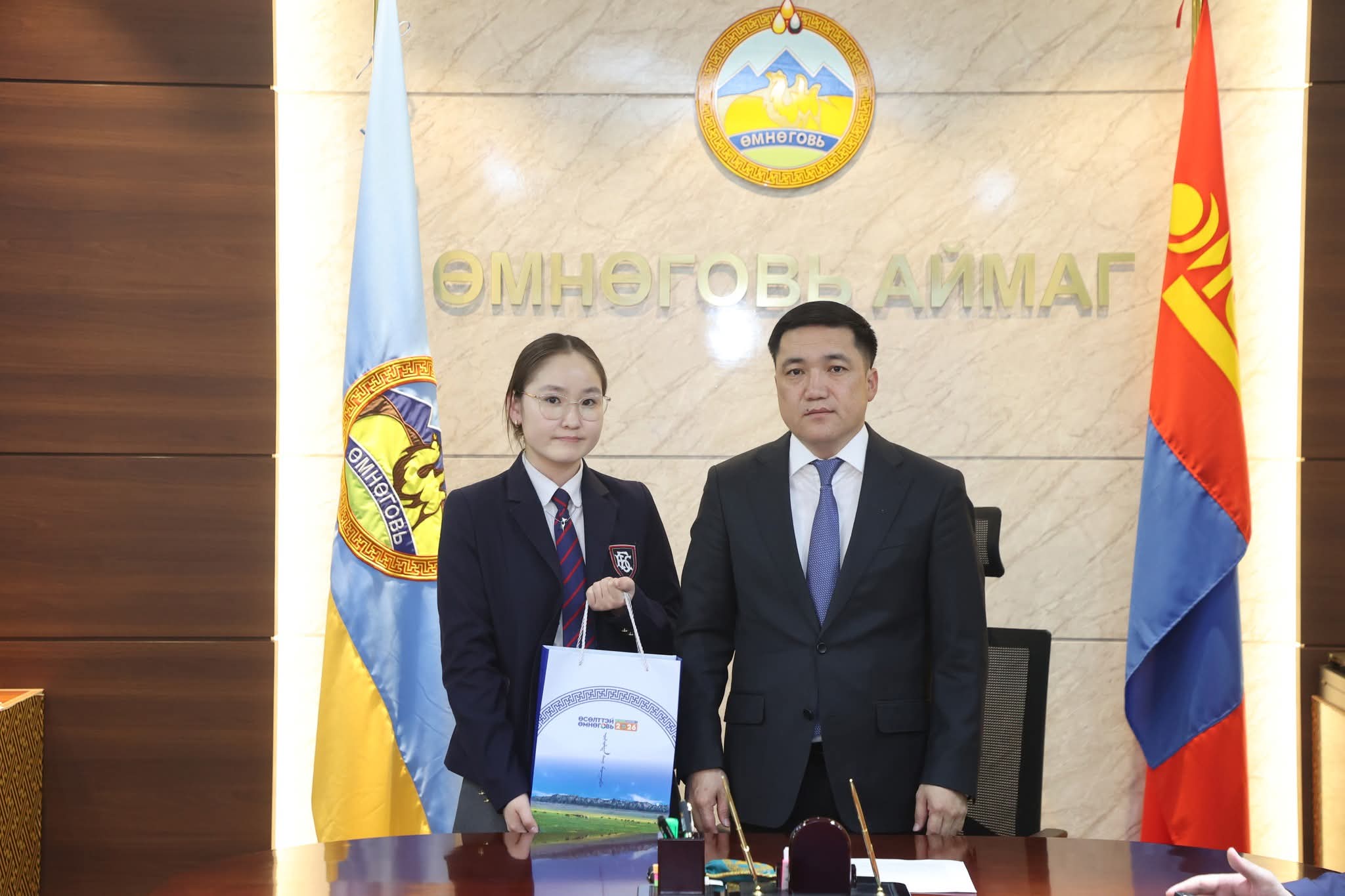 Цогтцэций сумын Т.Борын нэрэмжит 1-р сургуулийн сурагч Г.Нарансолонгыг "Ой ба эдийн засаг"-д урьж оролцуулж хүлээн авч уулзлаа