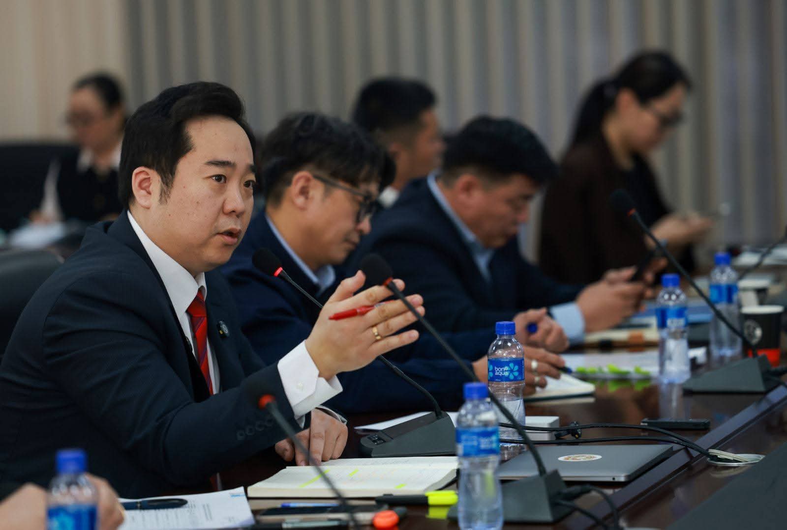 А.БАЯР: НАСАНД ХҮРЭЭГҮЙ ИРГЭН СУРРОН УНАХЫГ БҮРЭН ХОРИГЛОНО