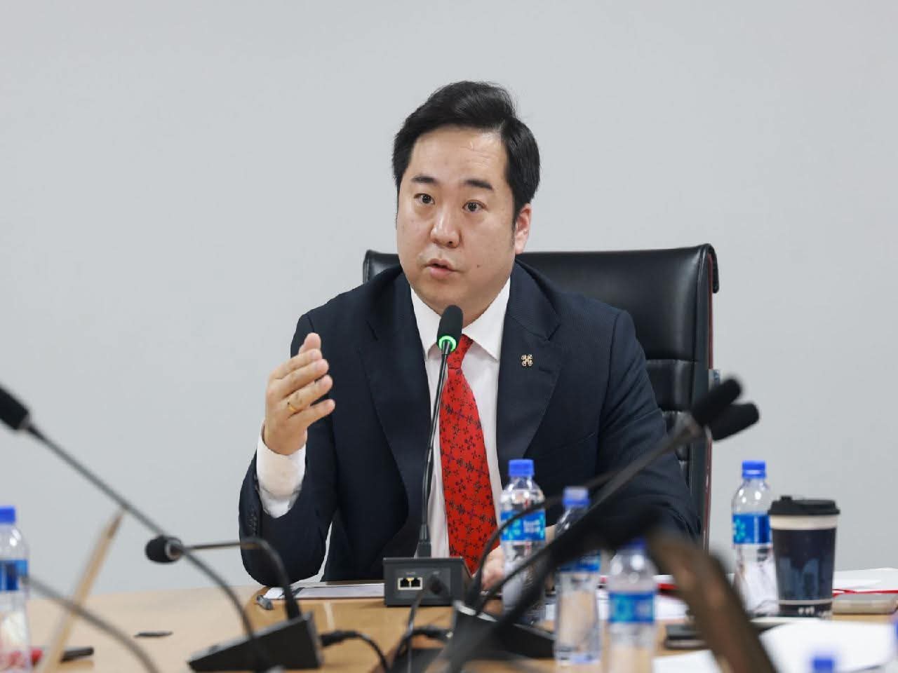 НИТХ-ЫН ДАРГА А.БАЯР: ҮЕ ТЭНГИЙН ДЭЭРЭЛХЛИЙН ЭСРЭГ ШАТ ДАРААТАЙ АЖЛУУД ХИЙНЭ