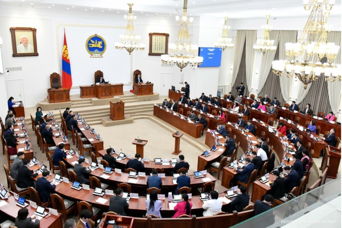 Монгол Улсын Их Хурлын тухай хуульд нэмэлт, өөрчлөлт оруулах тухай хуулийн төслийг анхны хэлэлцүүлэгт шилжүүллээ