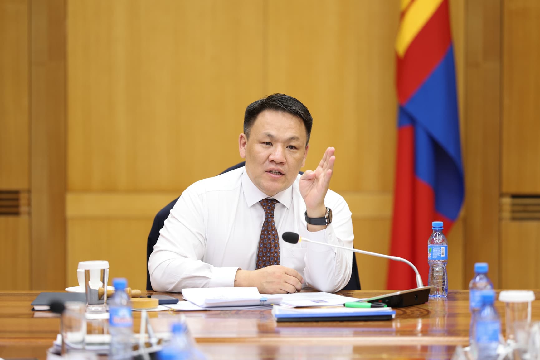 ҮНДЭСНИЙ ИХ БАЯР НААДМЫГ ЗОХИОН БАЙГУУЛАХ ХОРООНЫ ЭЭЛЖИТ ХУРАЛДААН БОЛЛОО