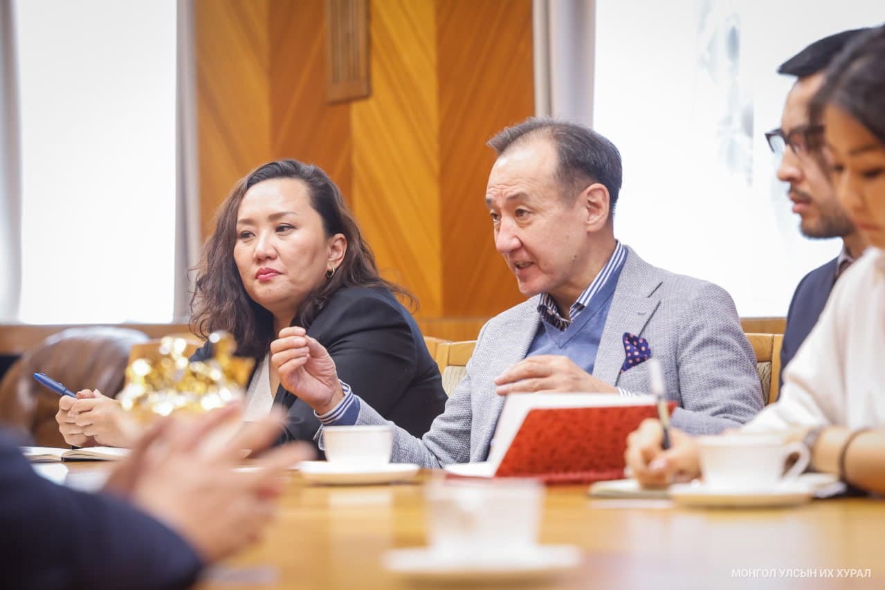 Канад Улсаас Монгол Улсад суугаа Элчин сайд Стивен Дауст болон Холбооны шүүхийн ХЭГ-ын хөтөлбөрийн захирал Олег Шаков нарыг хүлээн авч уулзлаа