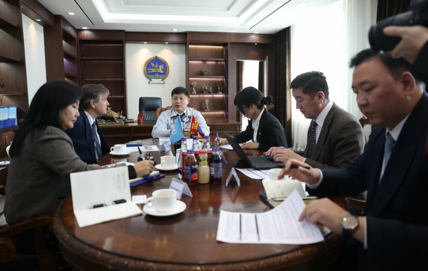 Улаанбаатар хотын Захирагч Х.Нямбаатар НҮБ-ын Суурин зохицуулагч Яап Ван Хиердэнтэй уулзлаа