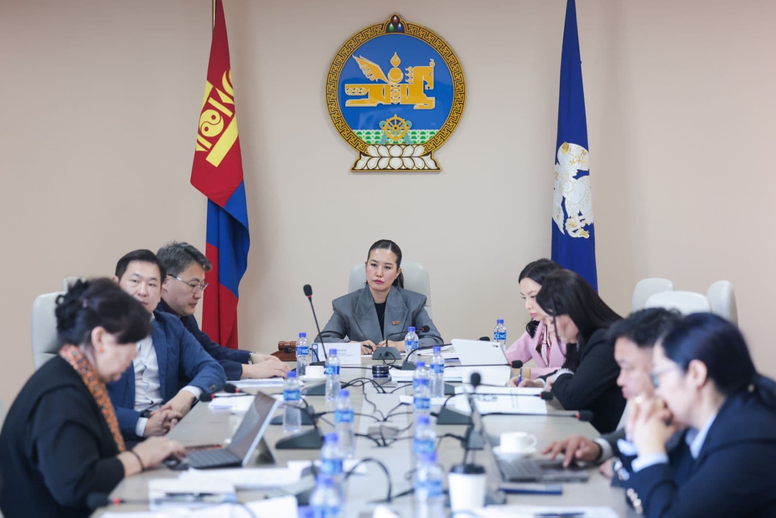 НИЙСЛЭЛИЙН ЕРӨНХИЙ БОЛОВСРОЛЫН СУРГУУЛИЙН АНГЛИ ХЭЛНИЙ БАГШИЙН ДУТАГДЛЫГ ФИЛИППИН БАГШААР НӨХӨХ ТУХАЙ АСУУДЛЫГ ТАНИЛЦУУЛАВ