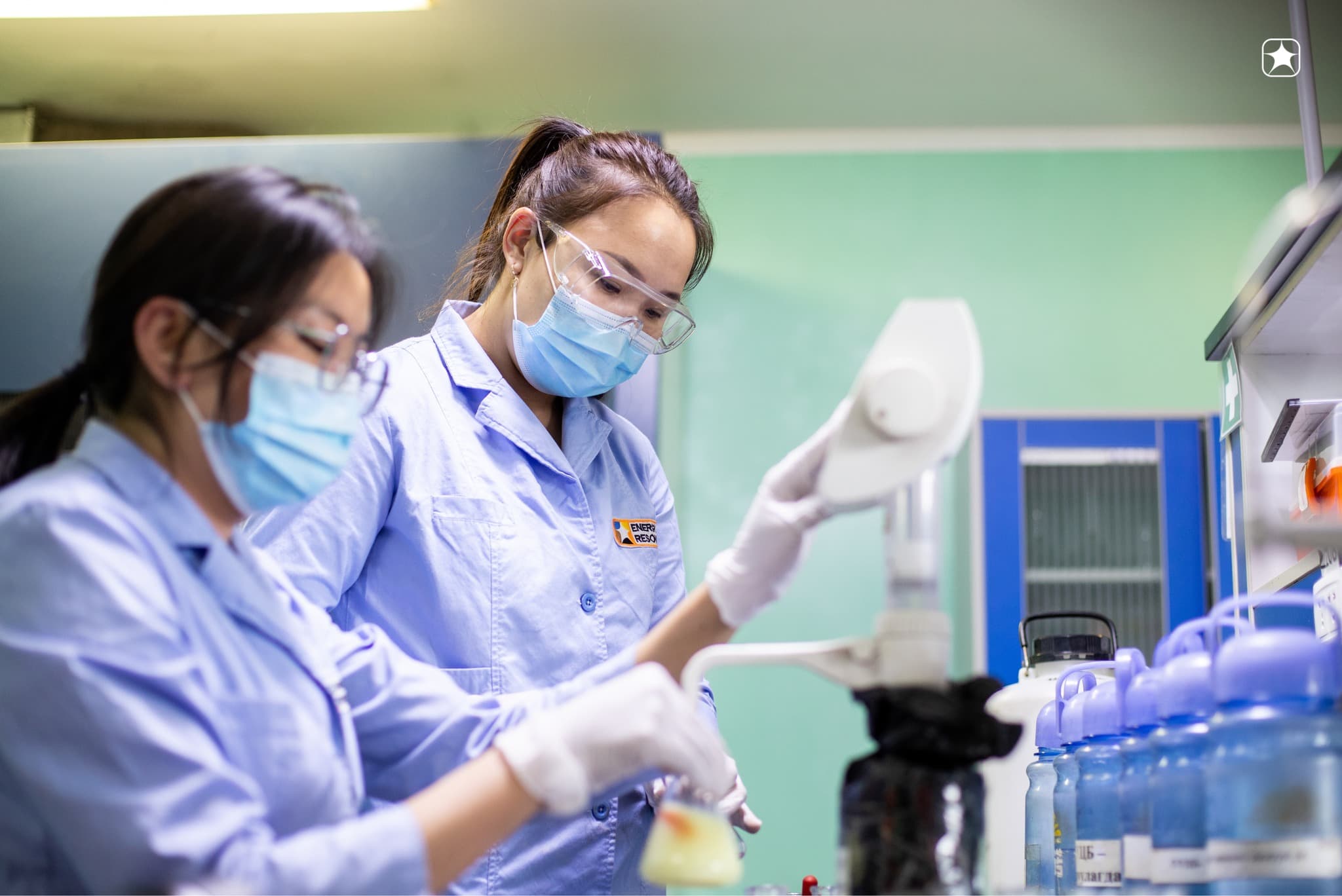 "Энержи Ресурс" ХХК: Өнөөдөр Олон улсын лабораторийн өдөр