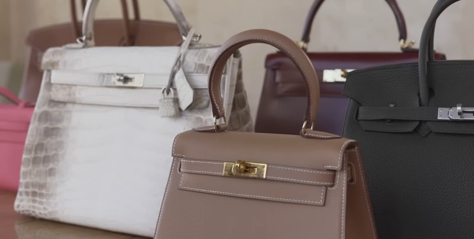 Хэт чинээлэг хүмүүс ломбардад үнэт эдлэлээ барьцаалах нь нэмэгдсээр байна