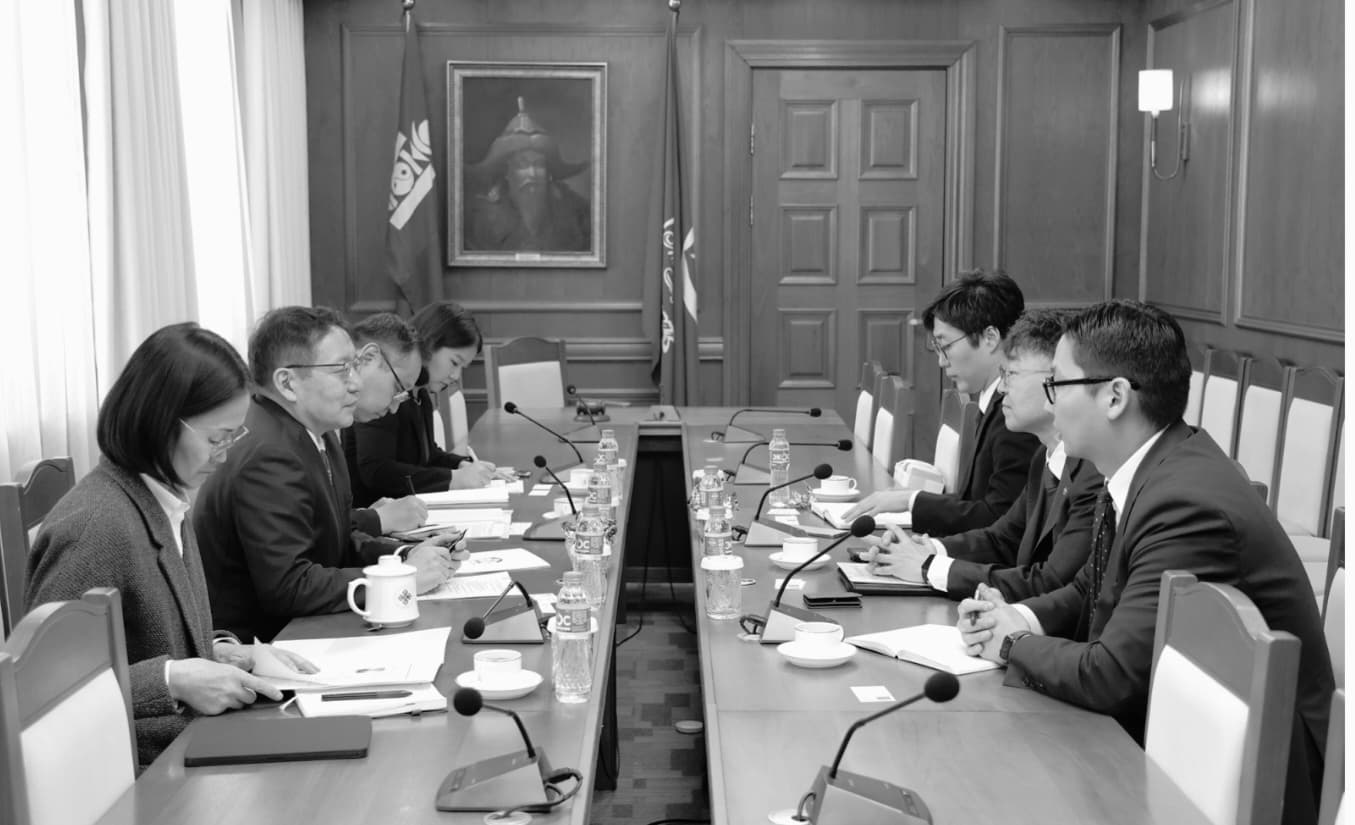 Монголбанкны Ерөнхийлөгч С.Наранцогт БНСУ-аас Монгол Улсад суугаа Элчин сайд Чой Жин Воныг хүлээн авч уулзлаа