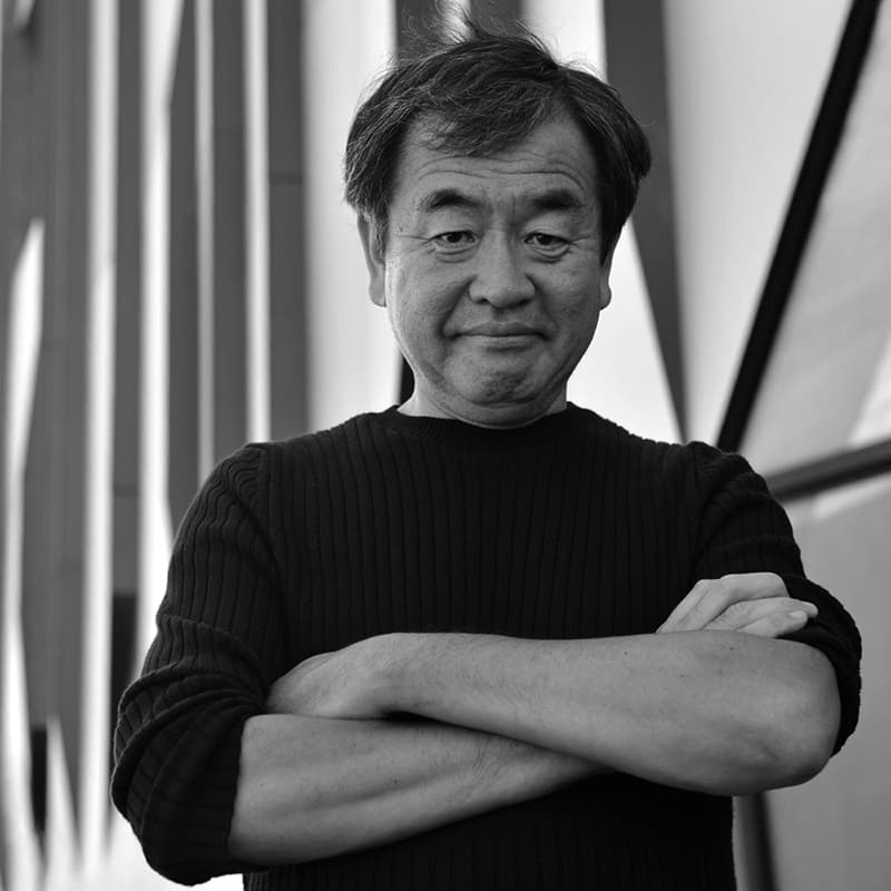 Зохицол ба хөнгөн чанартай материалын архитекторч Кэнго Кума