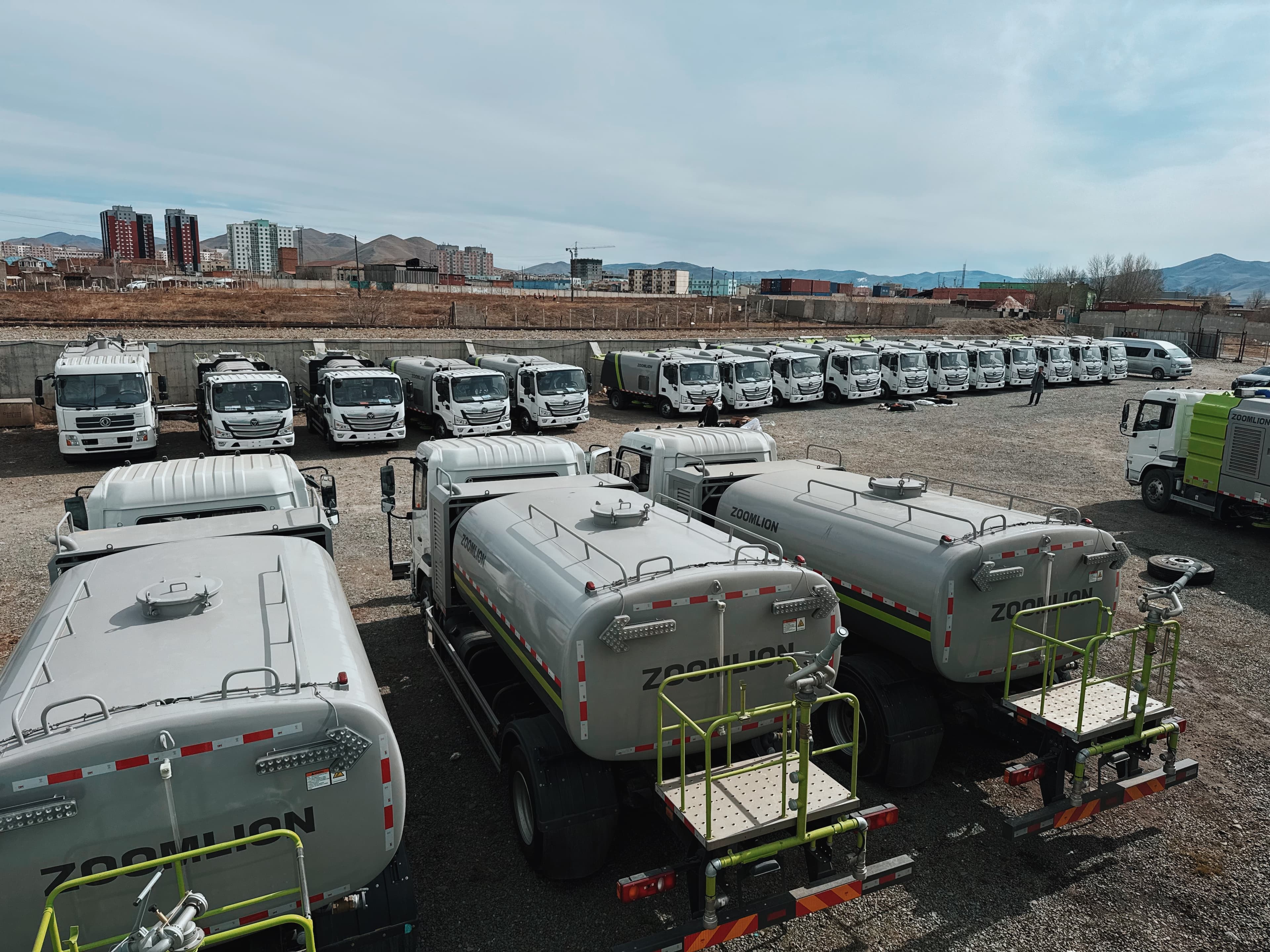 Хот, нийтийн аж ахуйн парк шинэчлэлтийн хүрээнд долоо дахь ээлжийн 40 тусгай зориулалтын машин механизмыг хүлээн авлаа