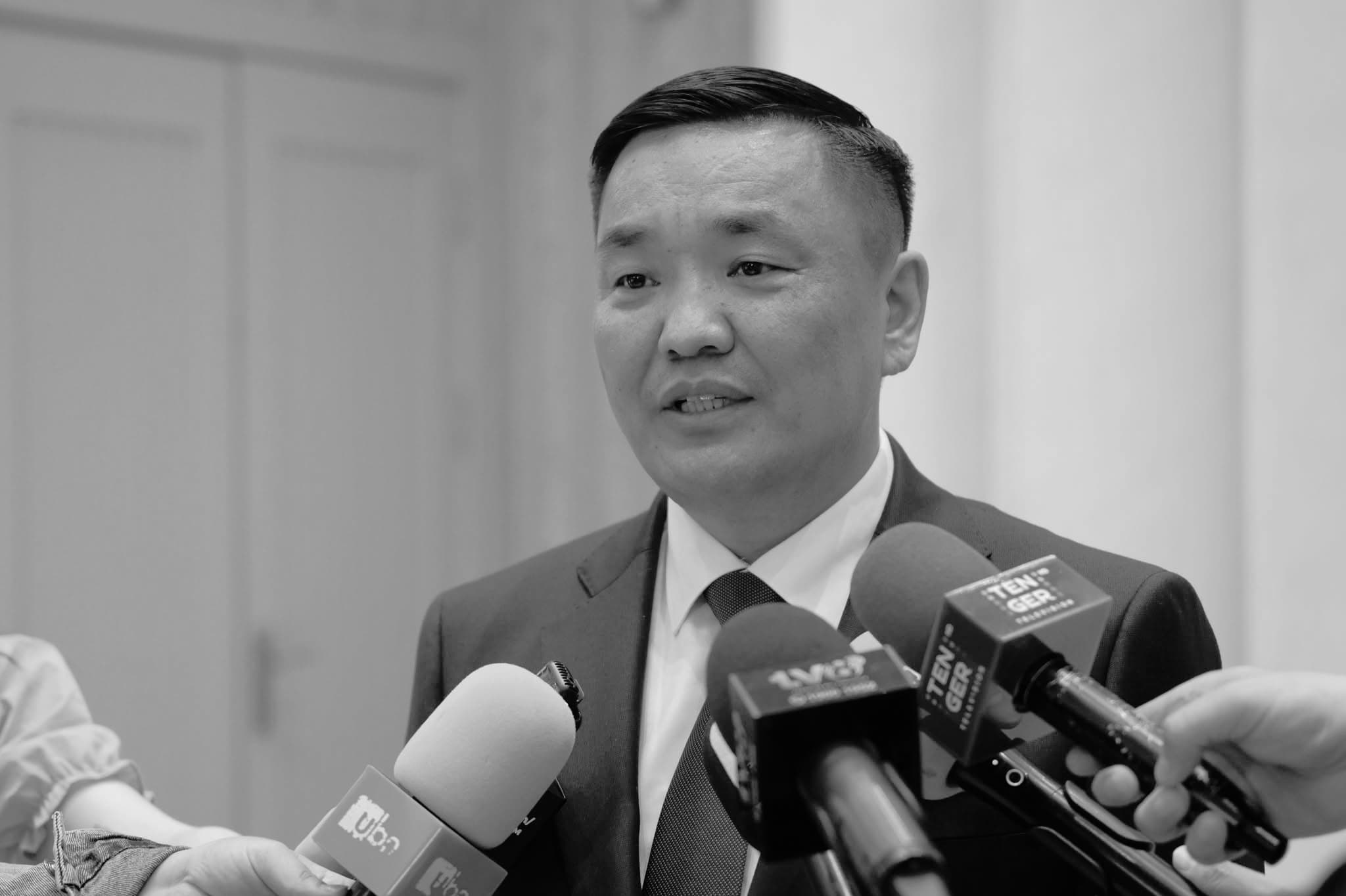 Нийслэлийн Засаг даргын нэгдүгээр орлогчоор томилогдсон Б.Мөнхбат гэж хэн бэ