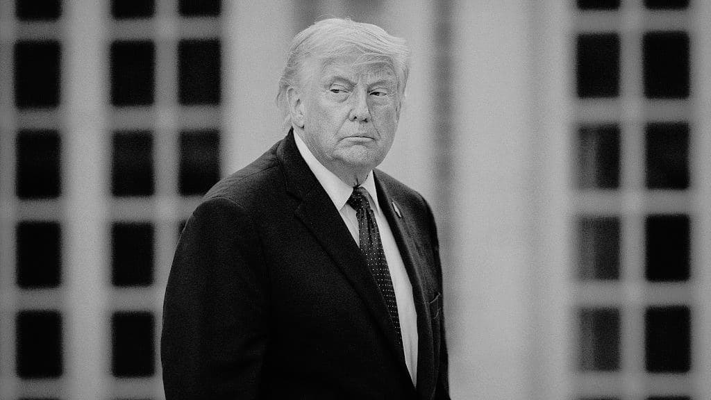АНУ-ын Ерөнхийлөгч Дональд Трамп Иранчуудын хөрөнгийг удирдана