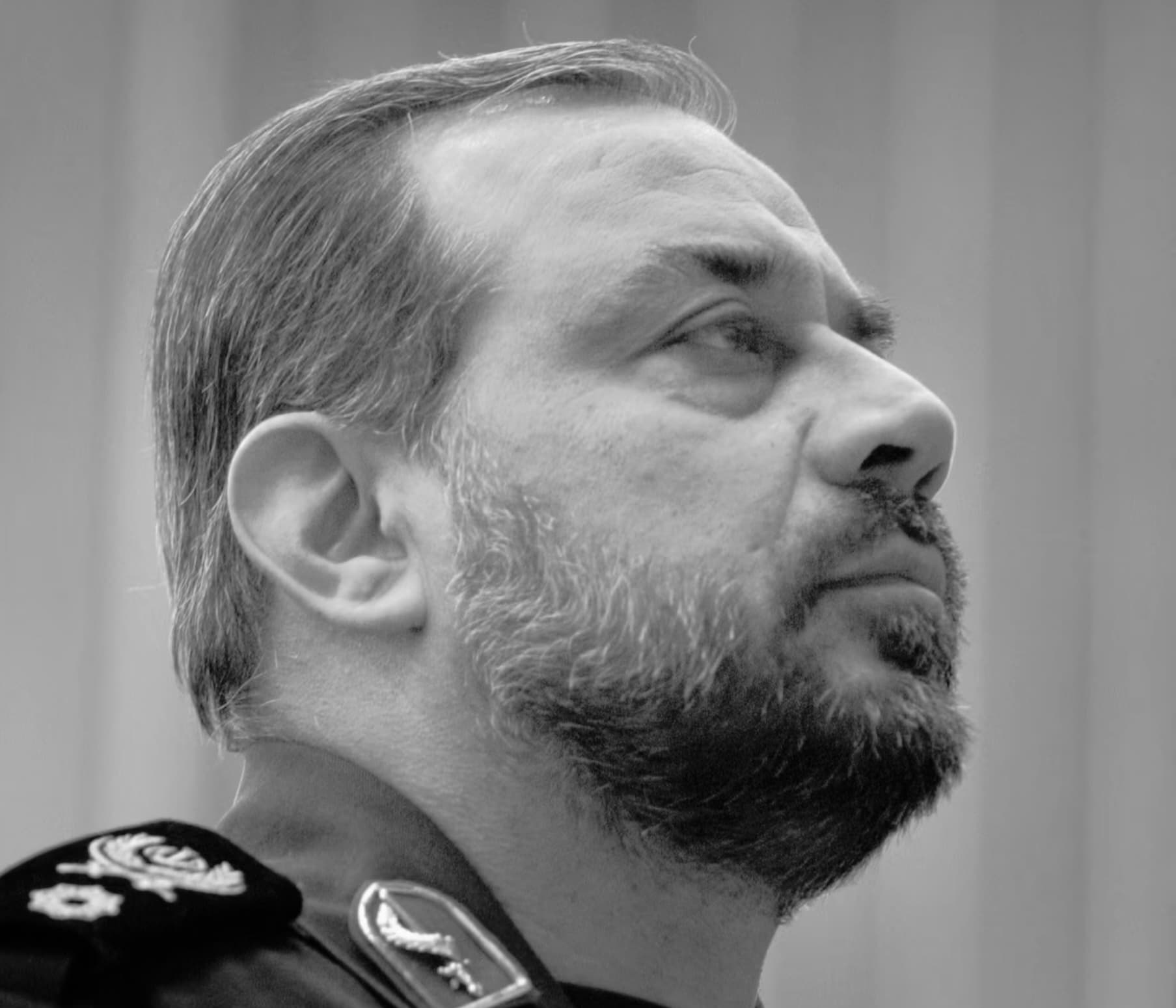 Ираны Хувьсгалт Гварди Персийн булан дахь нефть-химийн байгууламжуудыг онилсон гэдгээ мэдэгдлээ. Ираны Хувьсгалт Гвард (IRGC) өнөөдөр мэдэгдэл гаргаж, Арабын Нэгдсэн Эмират Улс, Кувейт болон Бахрейн дахь нефть-химийн үйлдвэрүүд рүү халдлага үйлдсэнээ хүлээн зөвшөөрсөн байна. Тэдний мэдэгдэлд дурдсанаар, хэрэв Ираны энгийн иргэдийг онилсон халдлагууд дахин давтагдвал, АНУ-ын эдийн засгийн ашиг сонирхолд чиглэсэн довтолгоогоо улам эрчимжүүлнэ гэж анхааруулжээ. Мөн уг мэдээнд Ираны Хувьсгалт Гвардын дэд командлагч Мохаммад Бакер Золгхадрын өмнөх байр суурийг дурдсан бөгөөд, "Ираны цөмийн байгууламж руу халдвал дэлхий даяар өргөн хүрээтэй дайн дэгдэх эрсдэлтэй" гэж тэрээр анхааруулж байсан байна.