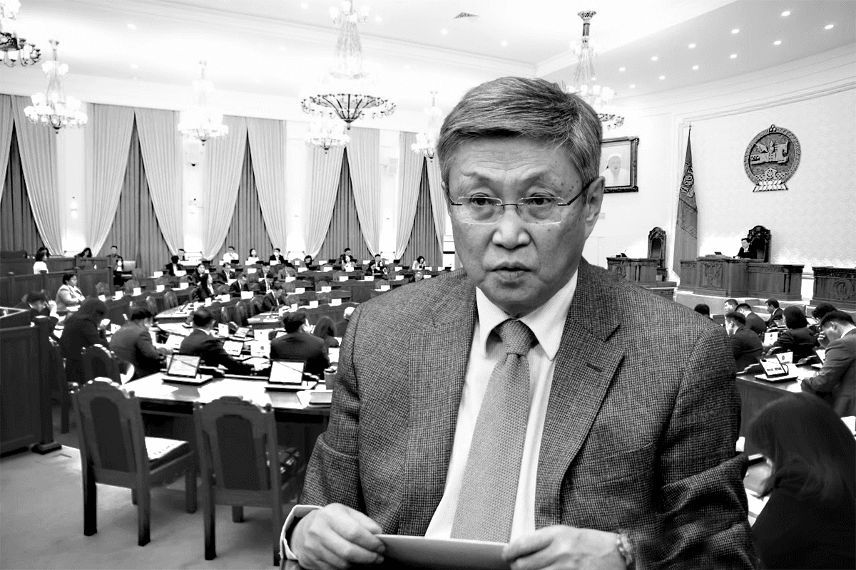 АДЛАГДАХААС АЙСАН САНЖИЙН БАЯР . . .