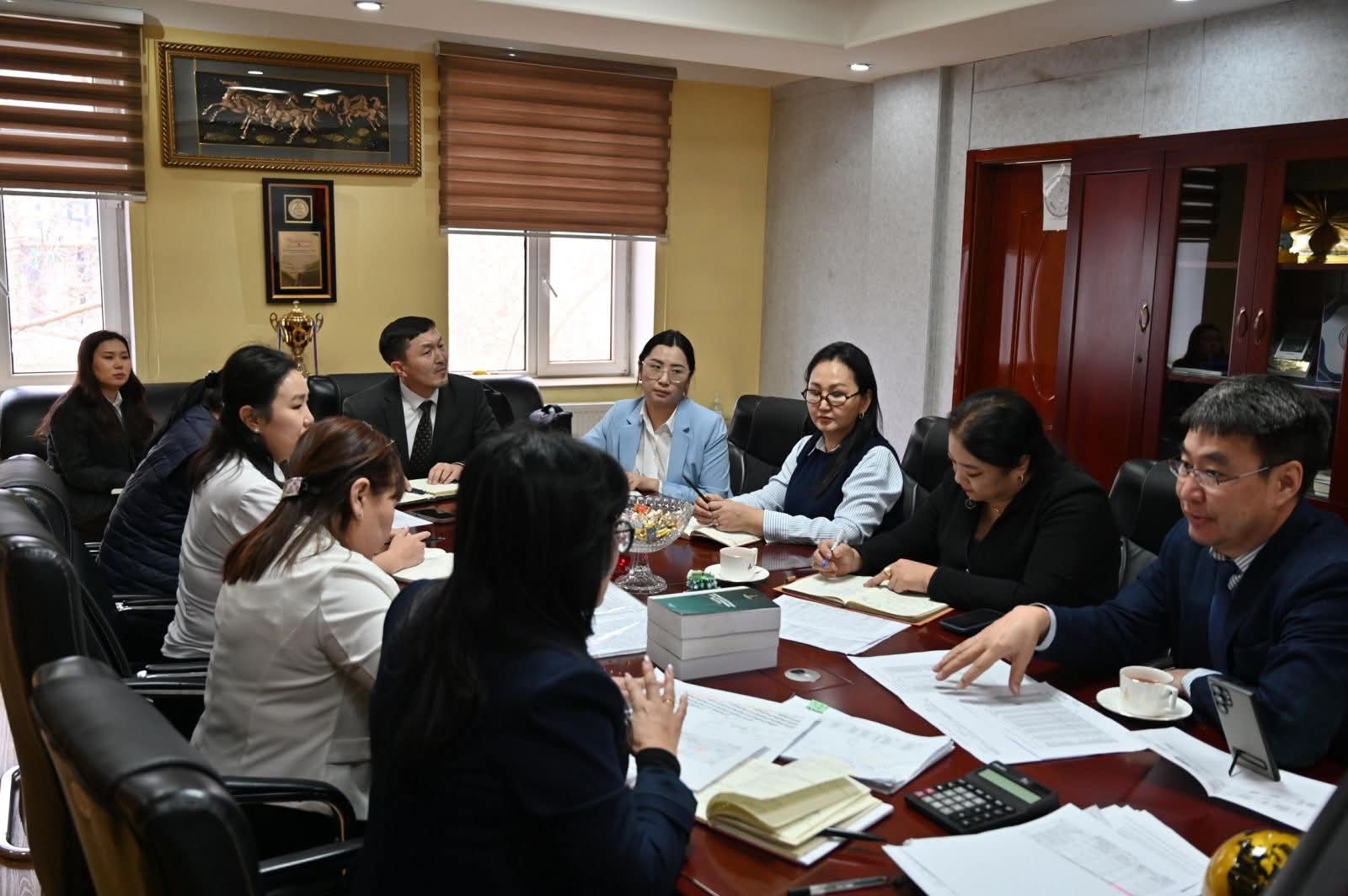 "НД" ШИМТГЭЛИЙН ӨРИЙГ БАРАГДУУЛАХ АЖЛЫГ ЭРЧИМЖҮҮЛЖ, ИРГЭД ДААТГУУЛАГЧДАД ТЭТГЭВЭР, ТЭТГЭМЖИЙГ ЦАГ ХУГАЦААНД ОЛГОХОД АНХААРЧ АЖИЛЛАХЫГ ҮҮРЭГ БОЛГОЛОО