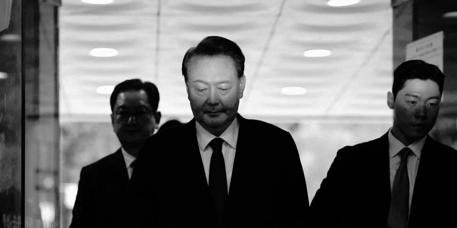 БНСУ-ын прокурорууд Ерөнхийлөгч асан Юн Сок Ёльд 10 жил хорих ял оноолоо