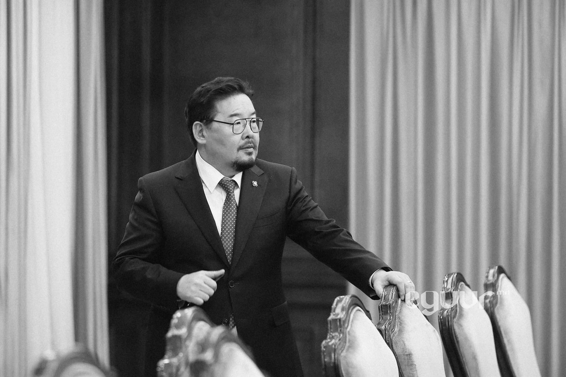 Ерөнхий сайд Гомбожавын Занданшатарын Монголчуудад тараах гэж буй "хусам"