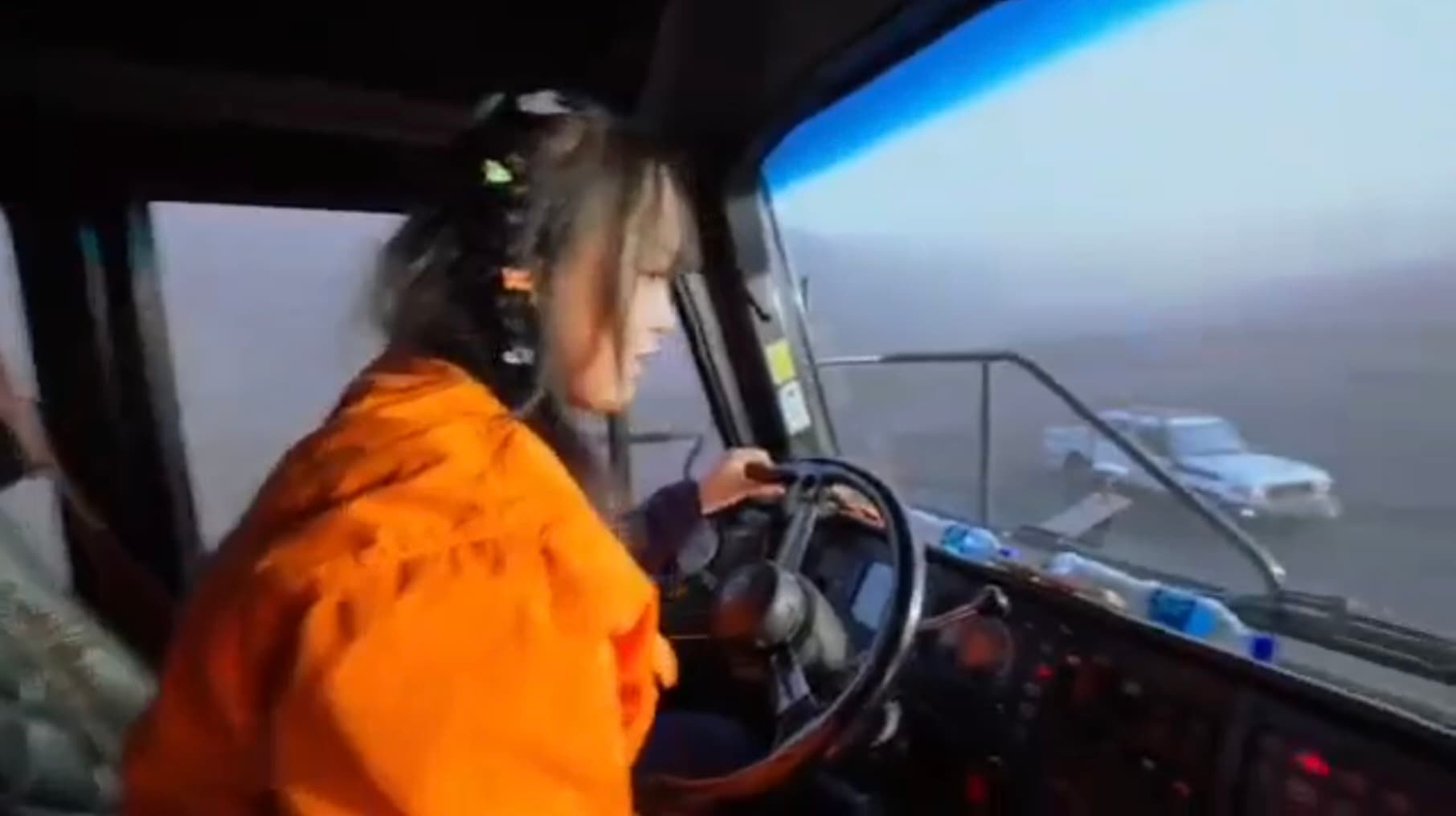 ✨ Манай Gen Z үеийн төлөөлөл - Хүнд машин механизмын оператор, 19 настай Э.Сарансүмбэр