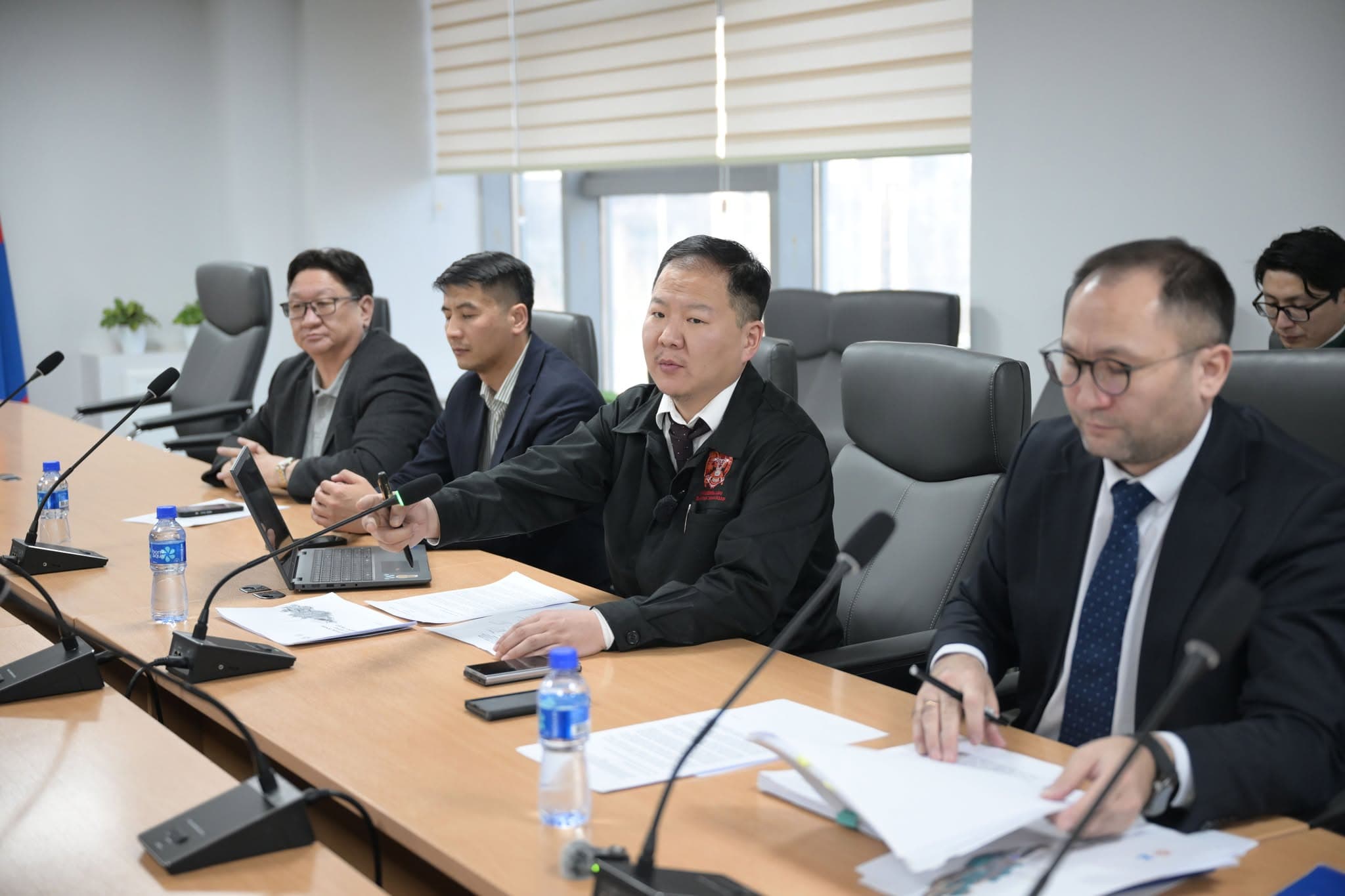 “Хог шатааж эрчим хүч гаргах үйлдвэр” төслийн урьдчилсан сонгон шалгаруулалт зарласантай холбоотойгоор аж ахуйн нэгжүүдэд мэдээлэл өгч, төслийг танилцууллаа