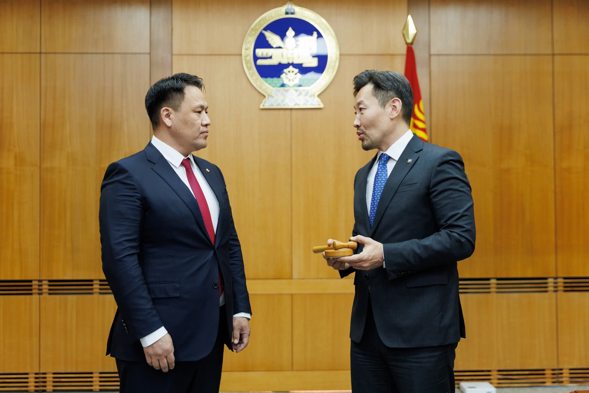 ✅ ШИНЭЭР ТОМИЛОГДОЖ БУЙ ШАДАР САЙДАД АЖЛАА ХҮЛЭЭЛГЭН ӨГЧ, АМЖИЛТ ХҮСЛЭЭ