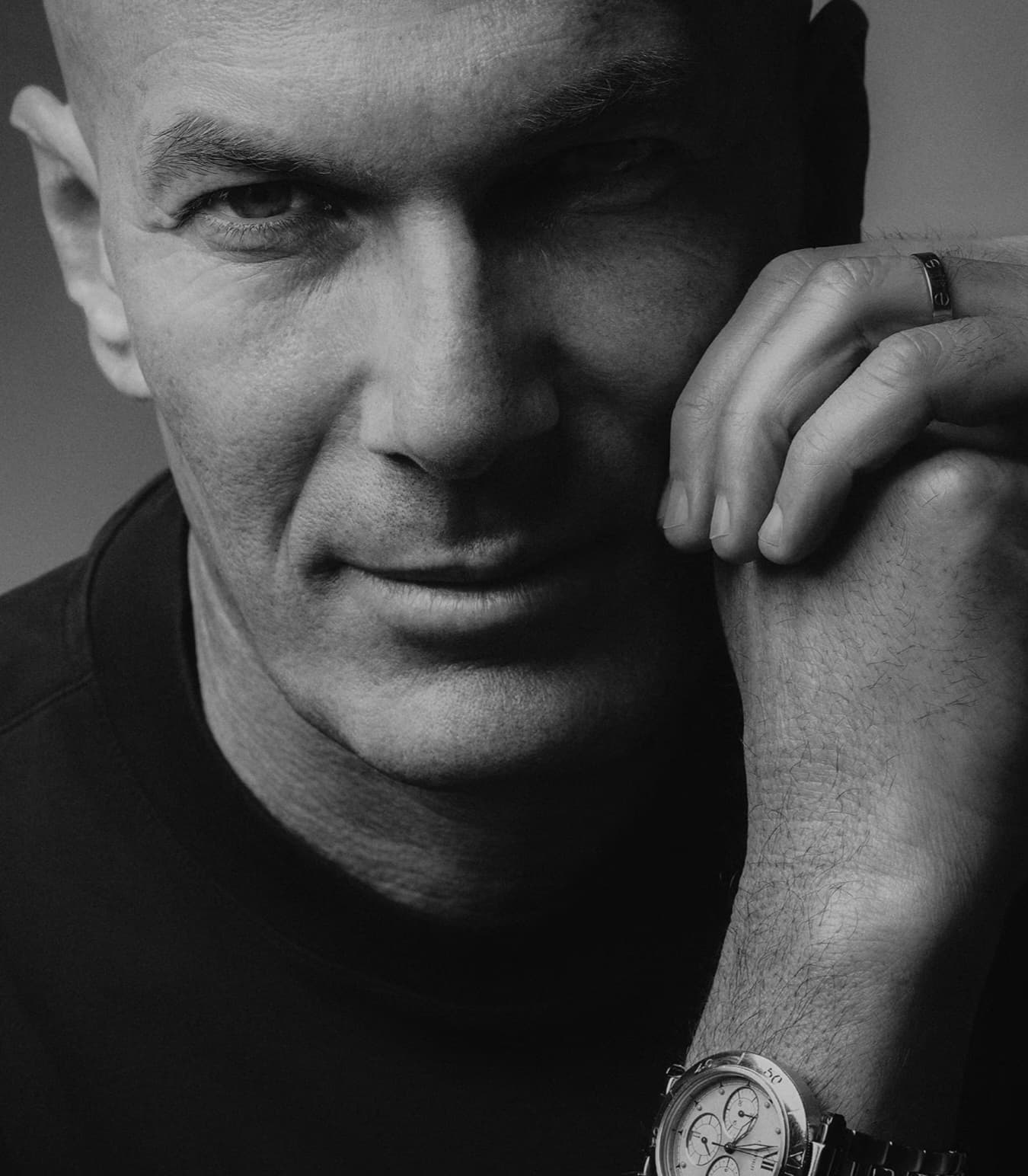 Францын хөлбөмбөгийн домогт тоглогч Зинедин Зидан өөрийн Cartier цагаа сайн үйлсийн аянд яагаад хандивлав