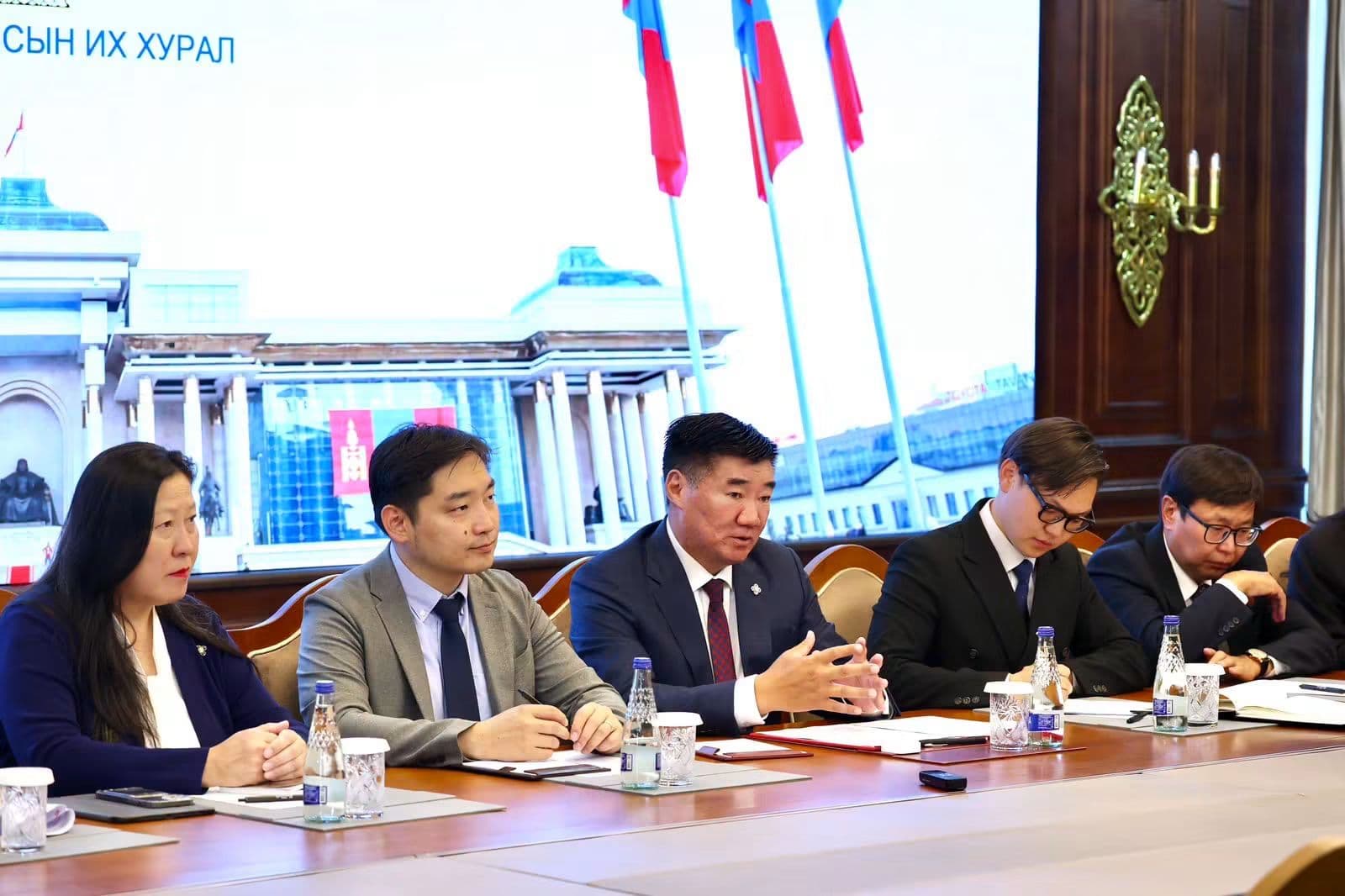 УИХ-ын дарга С.Бямбацогт Япон Улсын Парламентын Зөвлөхүүдийн танхимын дэд дарга Т.Фүкүямаг хүлээн авч уулзав