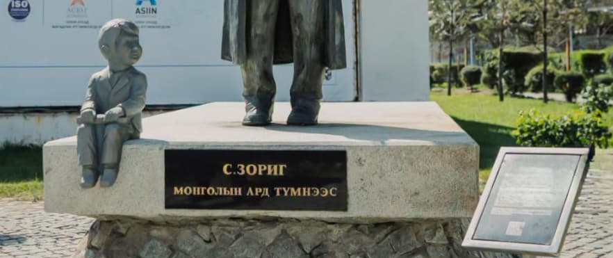 С.Зориг, Д.Нацагдорж, Б.Явуухулангийн хөшөөний дэргэд зөвшөөрөлгүй байрлуулсан хөшөөг шилжүүлнэ
