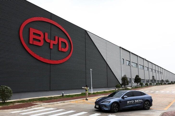 Цахилгаан автомашин үйлдвэрлэгч "BYD" компани 2027 онд 2.5 сая машин эскпортлох зорилт тавьжээ