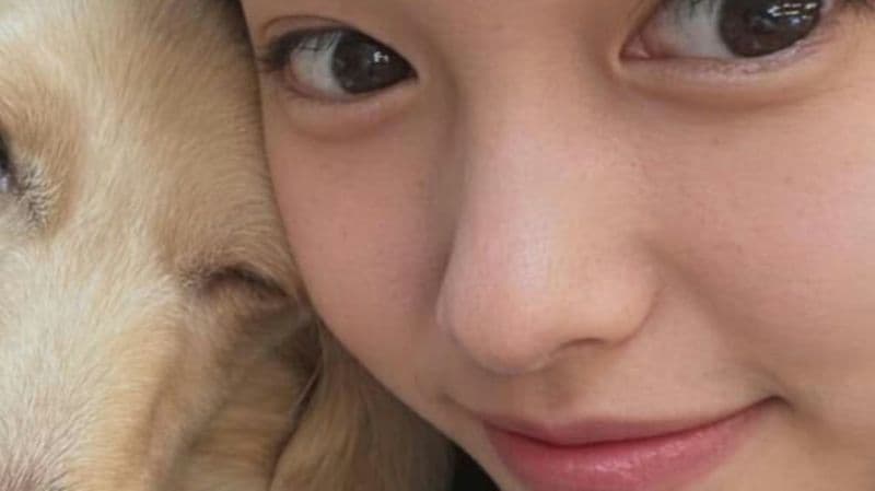 Япон улсад баривчлагдсанаасаа хойш хэдхэн сарын дараа өлсөж нас барсан өсвөр насны охины ээж цагдааг шүүхэд өгчээ